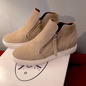 Steve Madden Caliber Sued wedges- Size 7.5